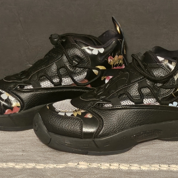 New Nike Air Zoom Swoopes Basketball Sneakers, W9, Black/Floral - Picture 3 of 6